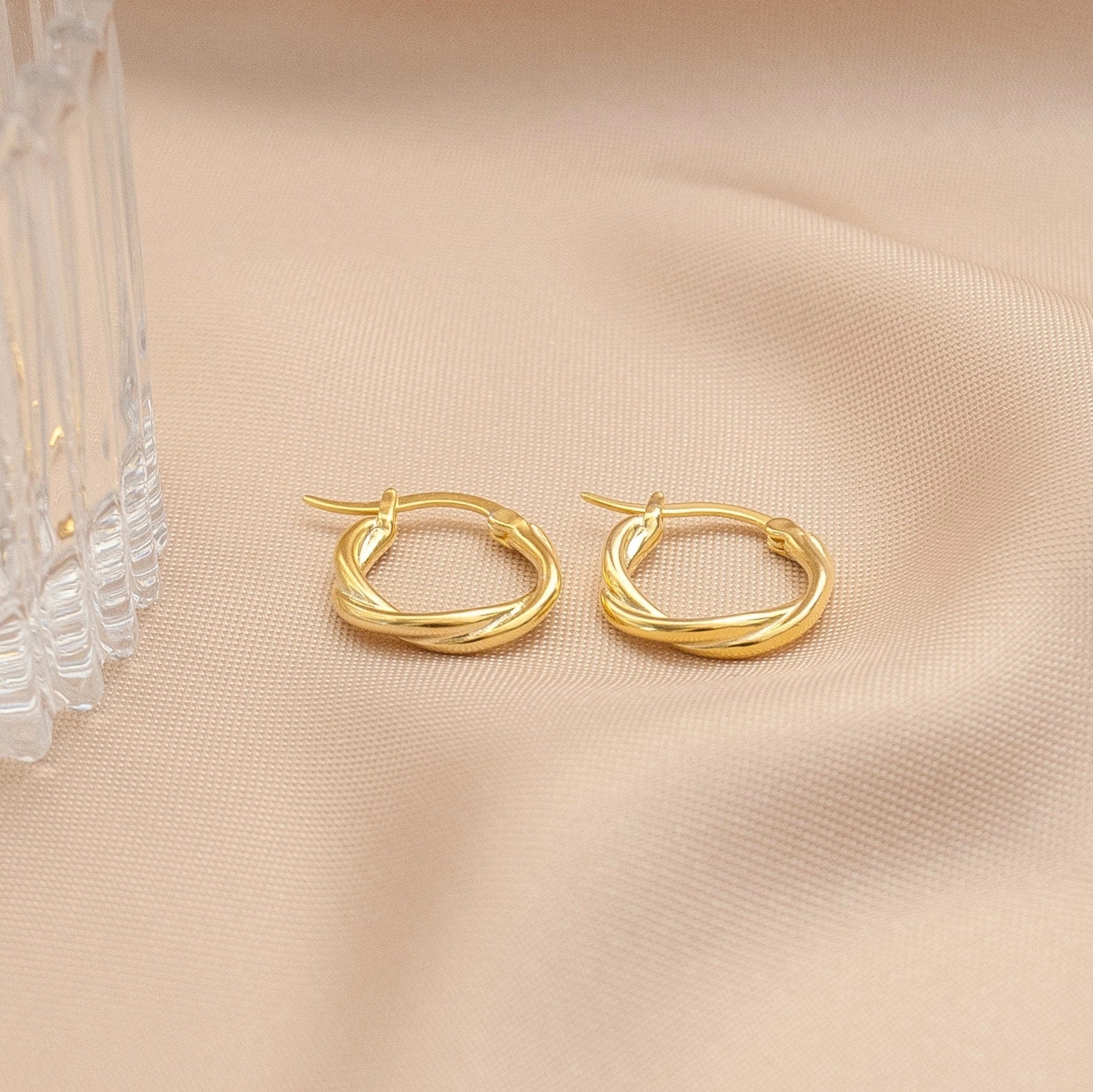 Her 14k deals gold hoop earrings