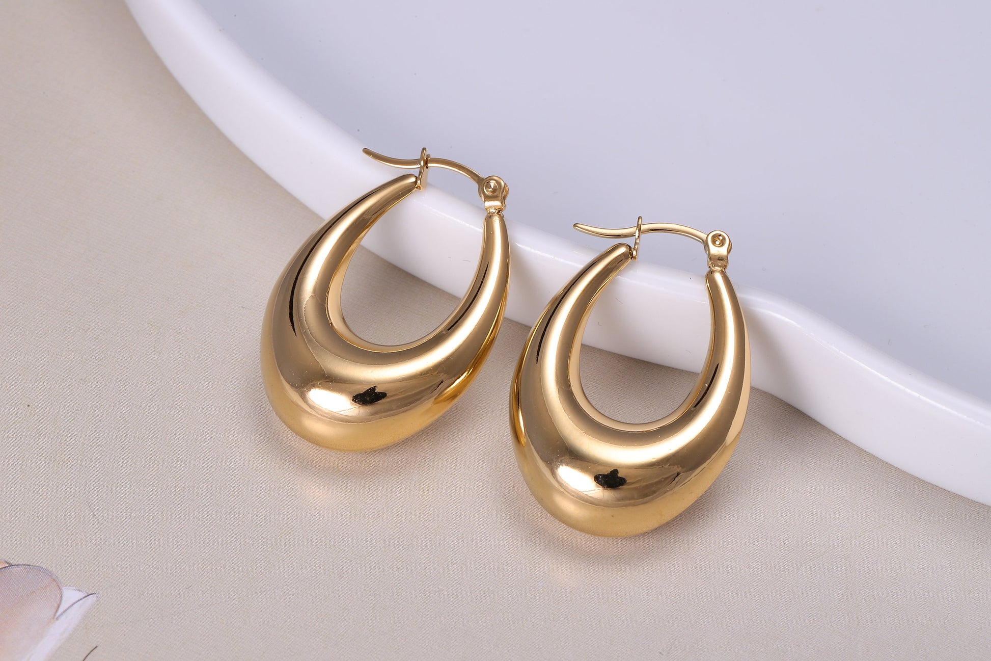 Oval Gold Hoop Earrings, Oval Shaped Chunky Thick Gold Hoop Earrings, Statement Earrings, Wedding Jewellery